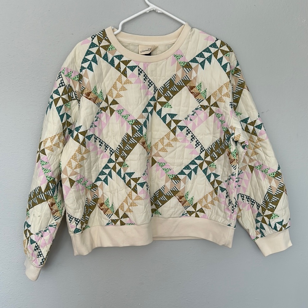 NWOT Universal Thread quilted sweatshirt